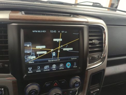 Used 2017 RAM 1500 Laramie w/ Convenience Group AWD/4WD image 19
