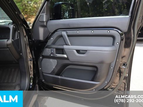 Used 2023 Land Rover Defender 110 V8 image 31