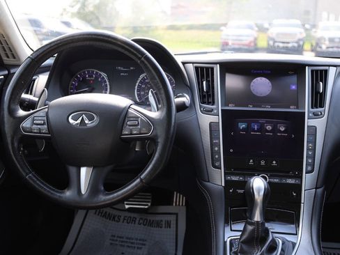 Used 2017 INFINITI Q50 Red Sport 400 image 21