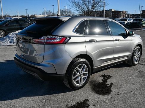 Used 2024 Ford Edge SEL w/ Convenience Package image 5