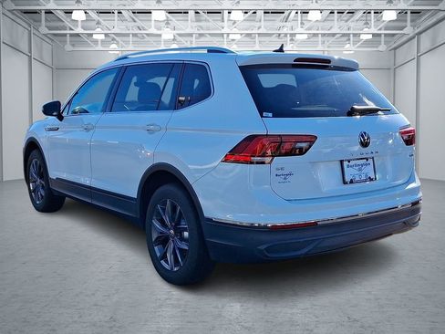 Certified 2022 Volkswagen Tiguan SE image 4