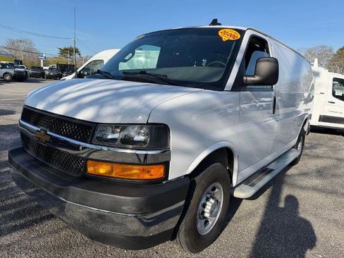 Used 2024 Chevrolet Express 2500 w/ Driver Convenience Package image 5