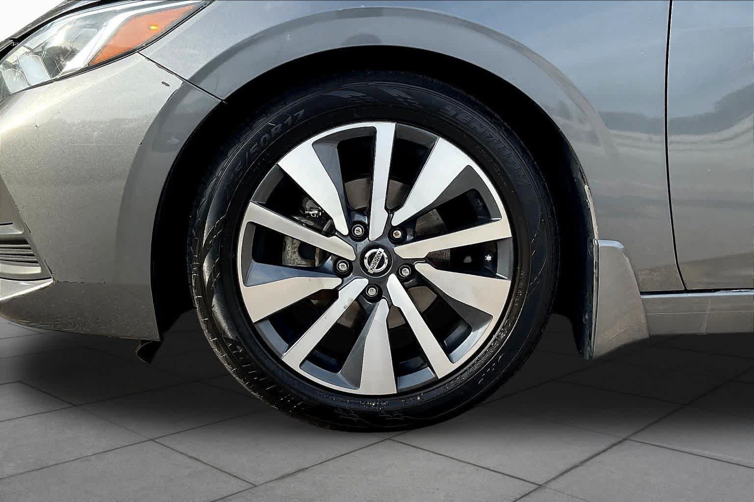 Used 2021 Nissan Sentra SV w/ SV Premium Package FWD image 11