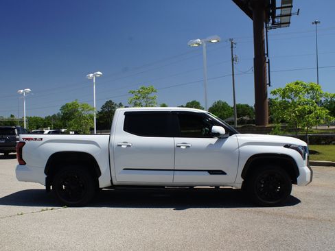 Used 2024 Toyota Tundra Platinum w/ TRD Off-Road Package AWD/4WD image 21