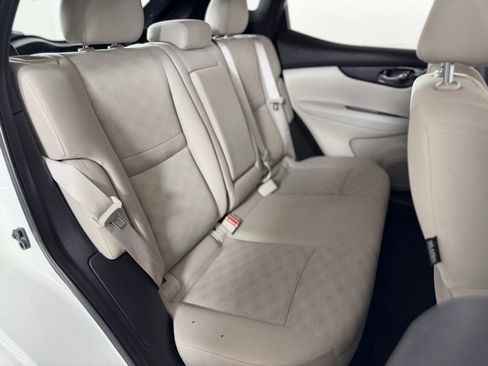 Used 2021 Nissan Rogue Sport SV image 32