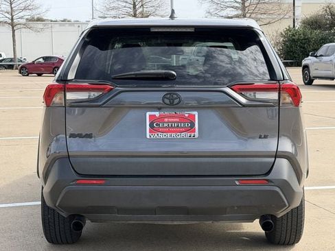 Certified 2022 Toyota RAV4 LE image 5