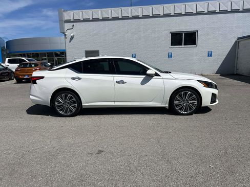 Used 2023 Nissan Altima 2.5 SL AWD/4WD image 2