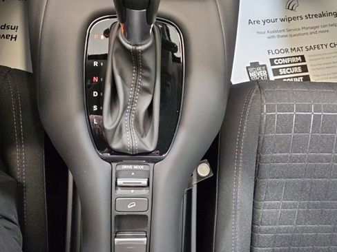 Used 2026 Honda HR-V LX image 40