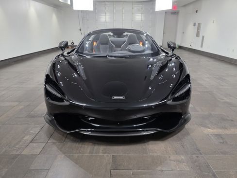Used 2025 McLaren 750S Spider RWD image 2
