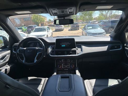 Used 2023 Chevrolet Tahoe Z71 w/ Luxury Package AWD/4WD image 19