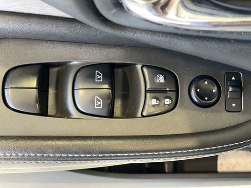 Used 2023 Nissan Murano SV AWD/4WD image 16