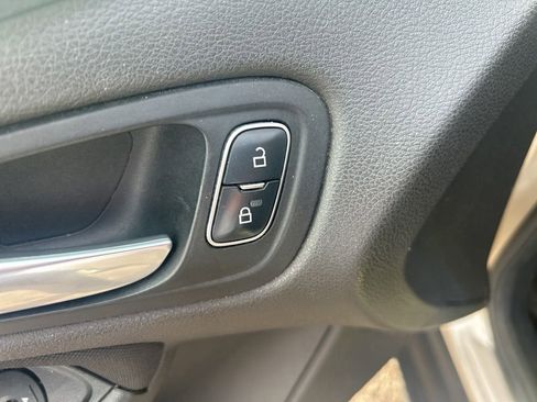 Used 2017 Ford Focus SE FWD image 12