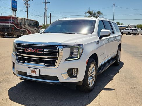 Used 2023 GMC Yukon XL SLT RWD image 1