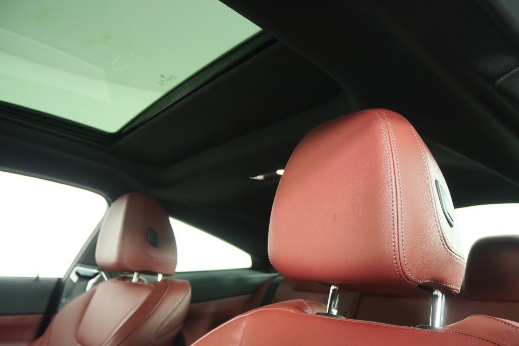Used 2023 BMW 430i Coupe w/ M Sport Package RWD image 13