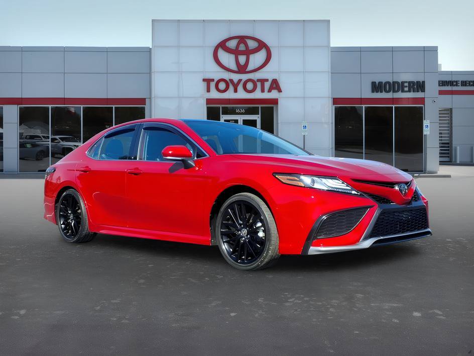 Used 2023 Toyota Camry XSE FWD image 7