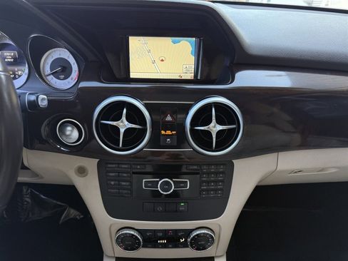 Used 2014 Mercedes-Benz GLK 350 2WD w/ Premium 1 Package image 25