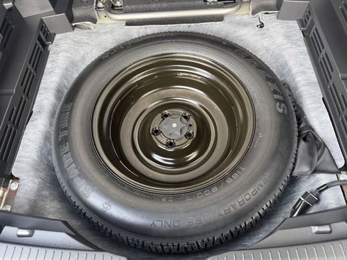 Certified 2025 Nissan Rogue SV image 10