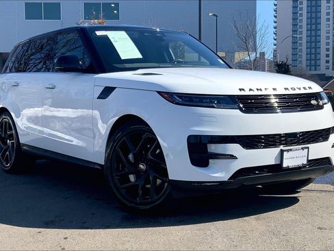 Used 2024 Land Rover Range Rover Sport SE image 2