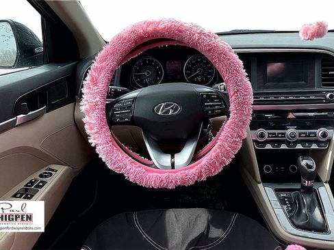 Used 2020 Hyundai Elantra SE w/ Cargo Package (C1) image 5