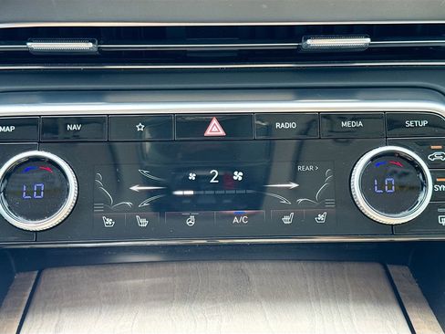 Used 2023 Genesis GV80 3.5T Advanced + image 17