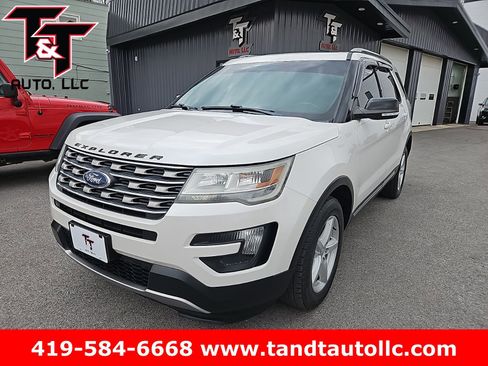 Used 2016 Ford Explorer XLT w/ Equipment Group 201A image 1