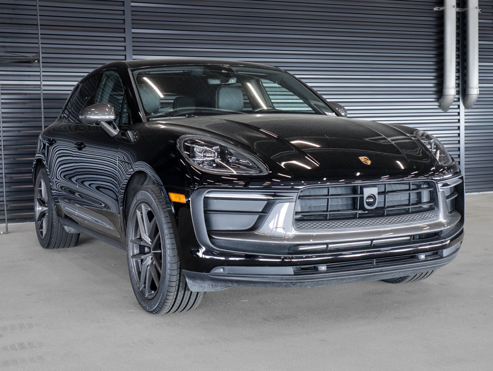 Used 2023 Porsche Macan Turbo AWD/4WD image 7