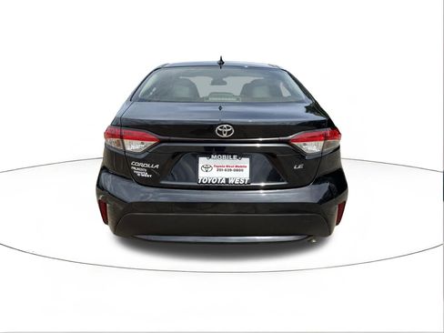 Used 2021 Toyota Corolla LE FWD image 4