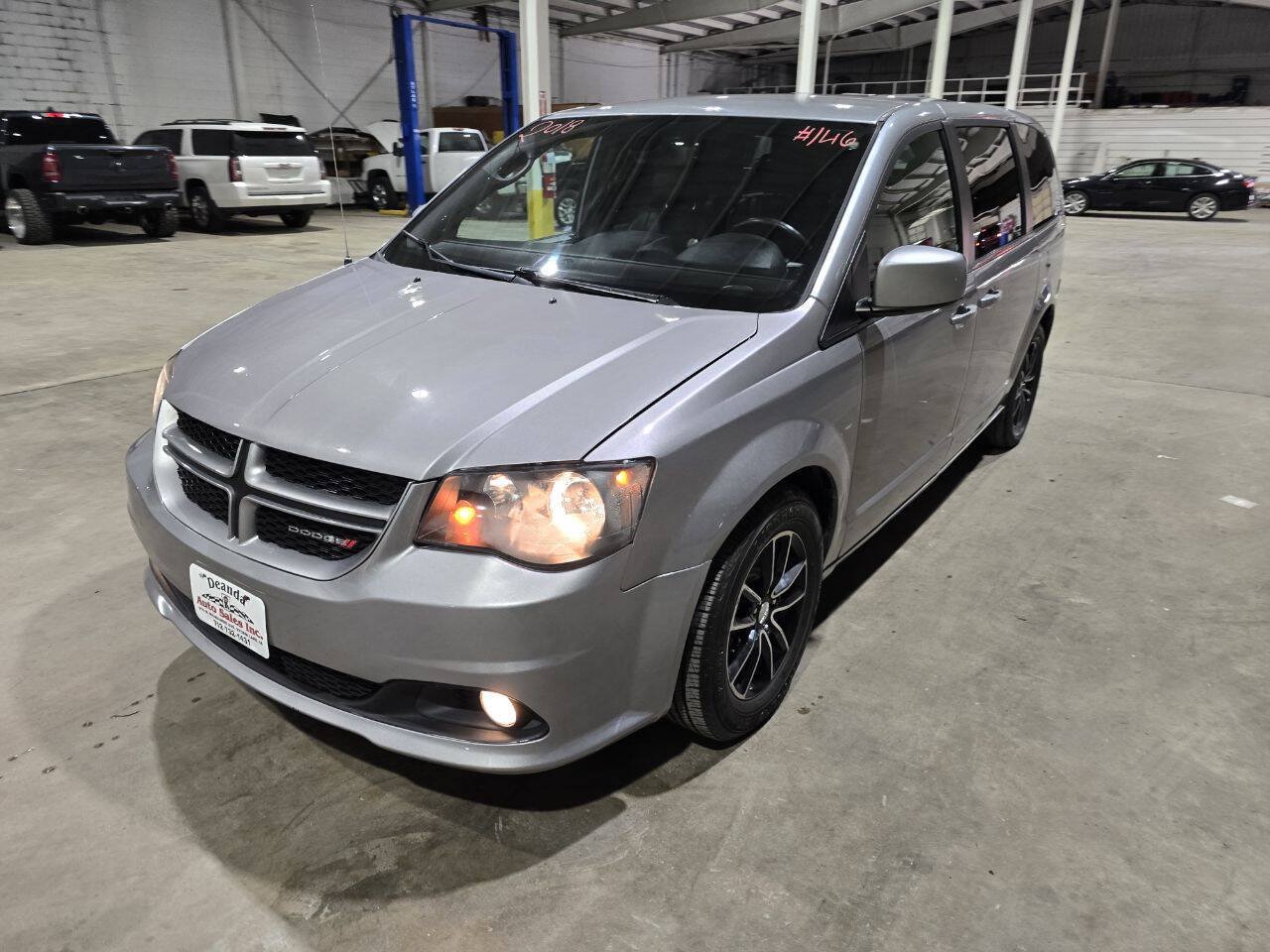 Used 2018 Dodge Grand Caravan GT FWD image 3