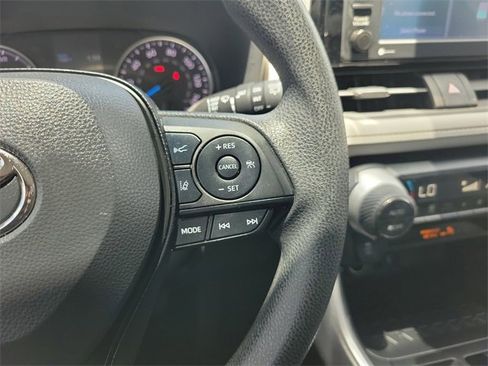 Used 2022 Toyota RAV4 XLE image 16