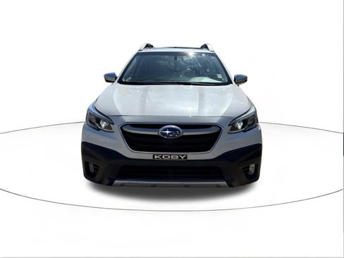 Used 2020 Subaru Outback Touring w/ Popular Package #2 image 8