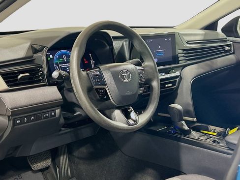 Used 2025 Toyota Camry LE w/ Convenience Package FWD image 7