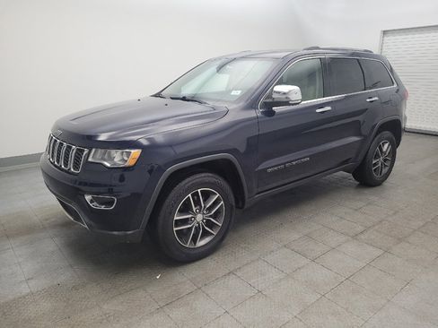 Used 2017 Jeep Grand Cherokee Limited image 2