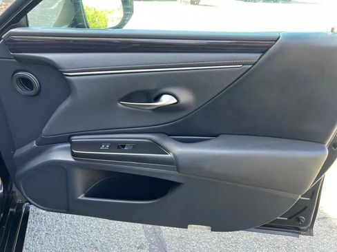 Used 2019 Lexus ES 350 w/ Premium Package FWD image 18
