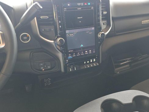 Used 2025 RAM 2500 Big Horn AWD/4WD image 9