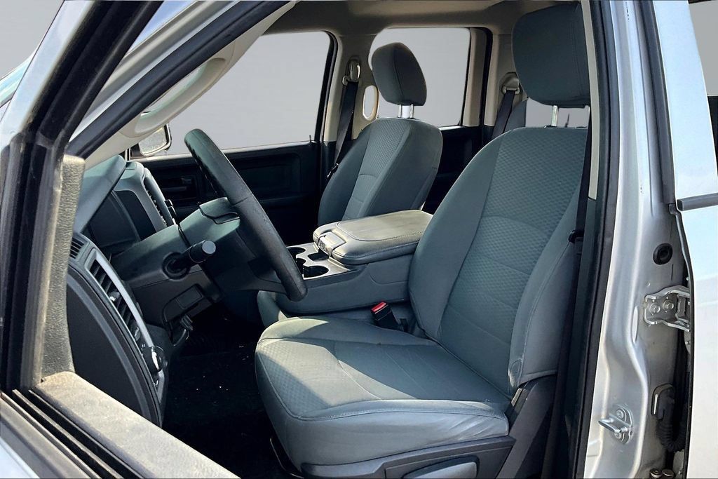 Used 2017 RAM 1500 Express AWD/4WD image 15