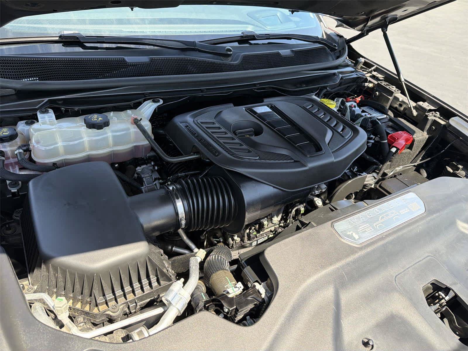 Used 2024 Jeep Wagoneer Series III AWD/4WD image 10