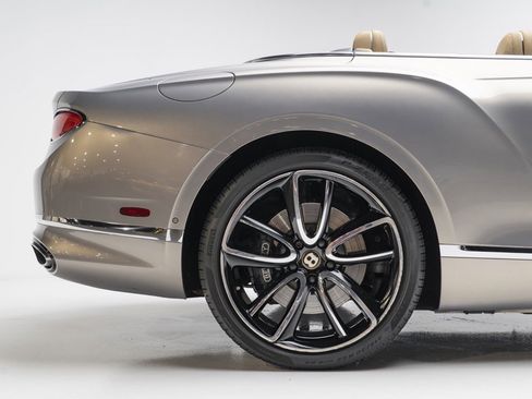 Used 2020 Bentley Continental GT image 61
