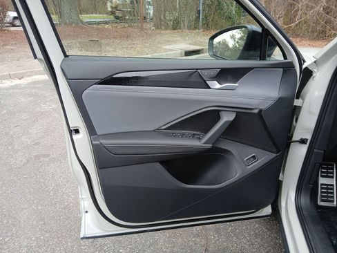 New 2026 Volkswagen Tiguan SE R-Line image 10