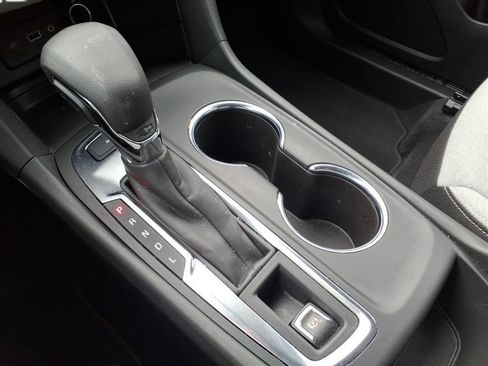 Used 2022 Chevrolet Equinox LS w/ LS Convenience Package image 19