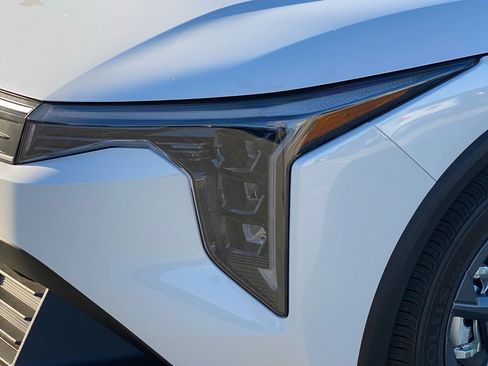 New 2026 Kia K4 LXS image 6