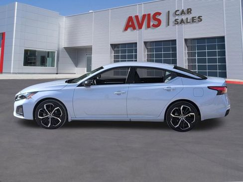 Used 2025 Nissan Altima 2.5 SR AWD/4WD image 10