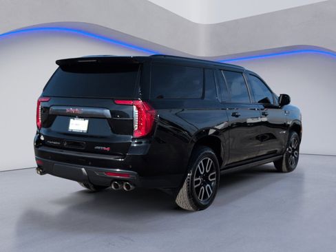 Used 2022 GMC Yukon XL AT4 w/ Max Trailering Package image 9