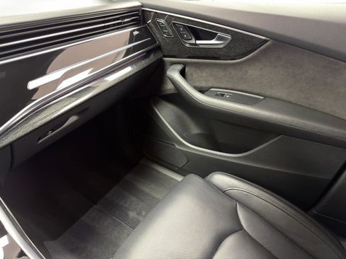 Used 2020 Audi Q8 Prestige AWD/4WD image 25