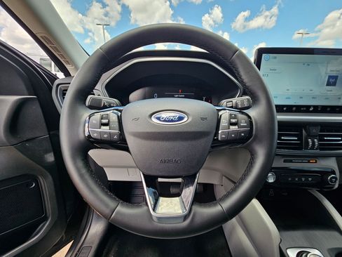 Used 2025 Ford Escape SE FWD image 18