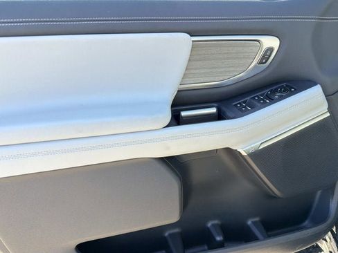 New 2026 Ford Expedition Platinum image 10