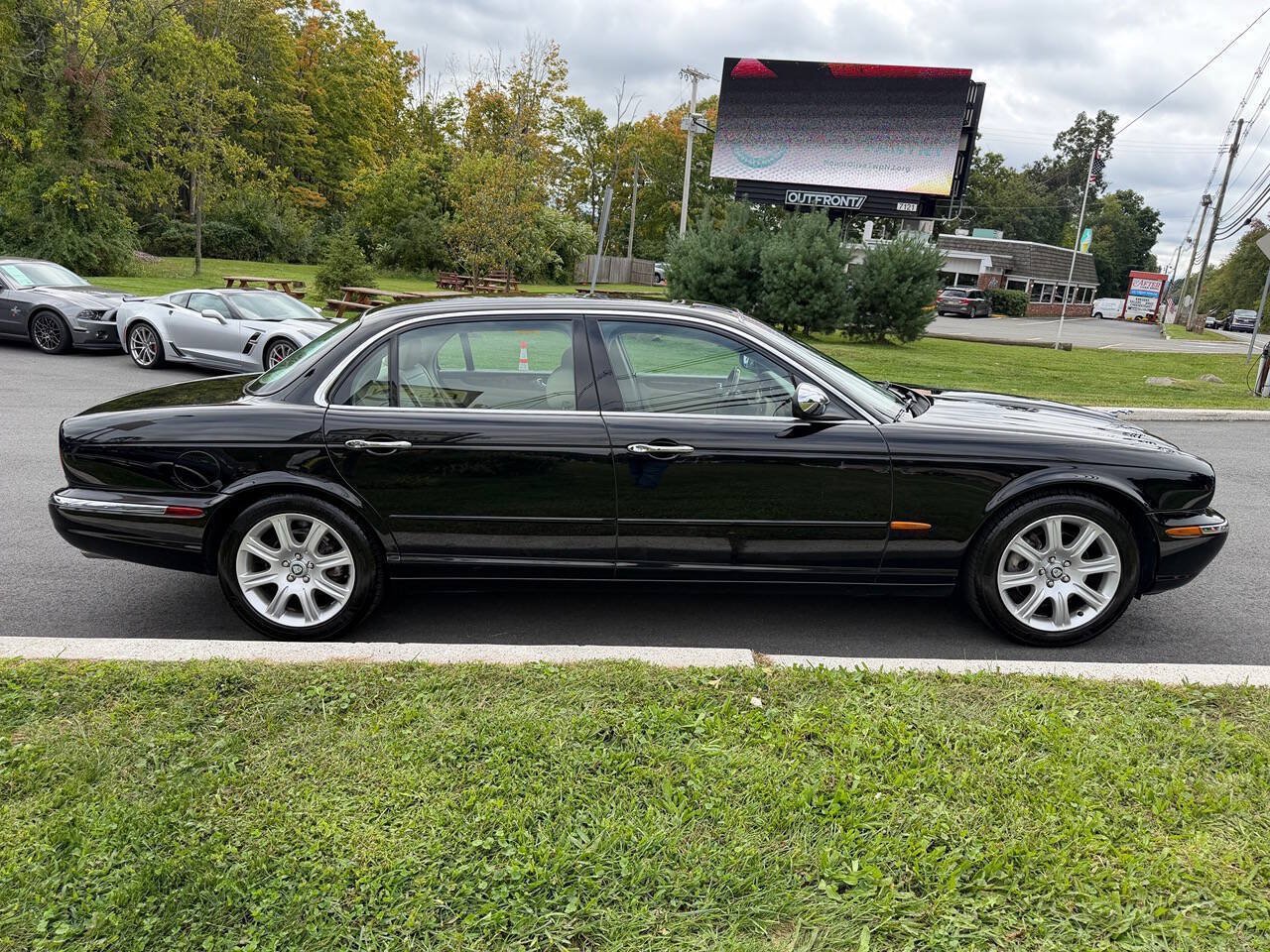 Used 2005 Jaguar XJ8 RWD image 7