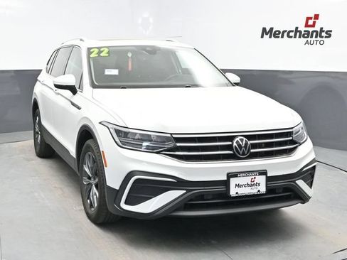 Used 2022 Volkswagen Tiguan SE AWD/4WD image 1
