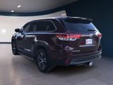 Used 2018 Toyota Highlander LE image 3