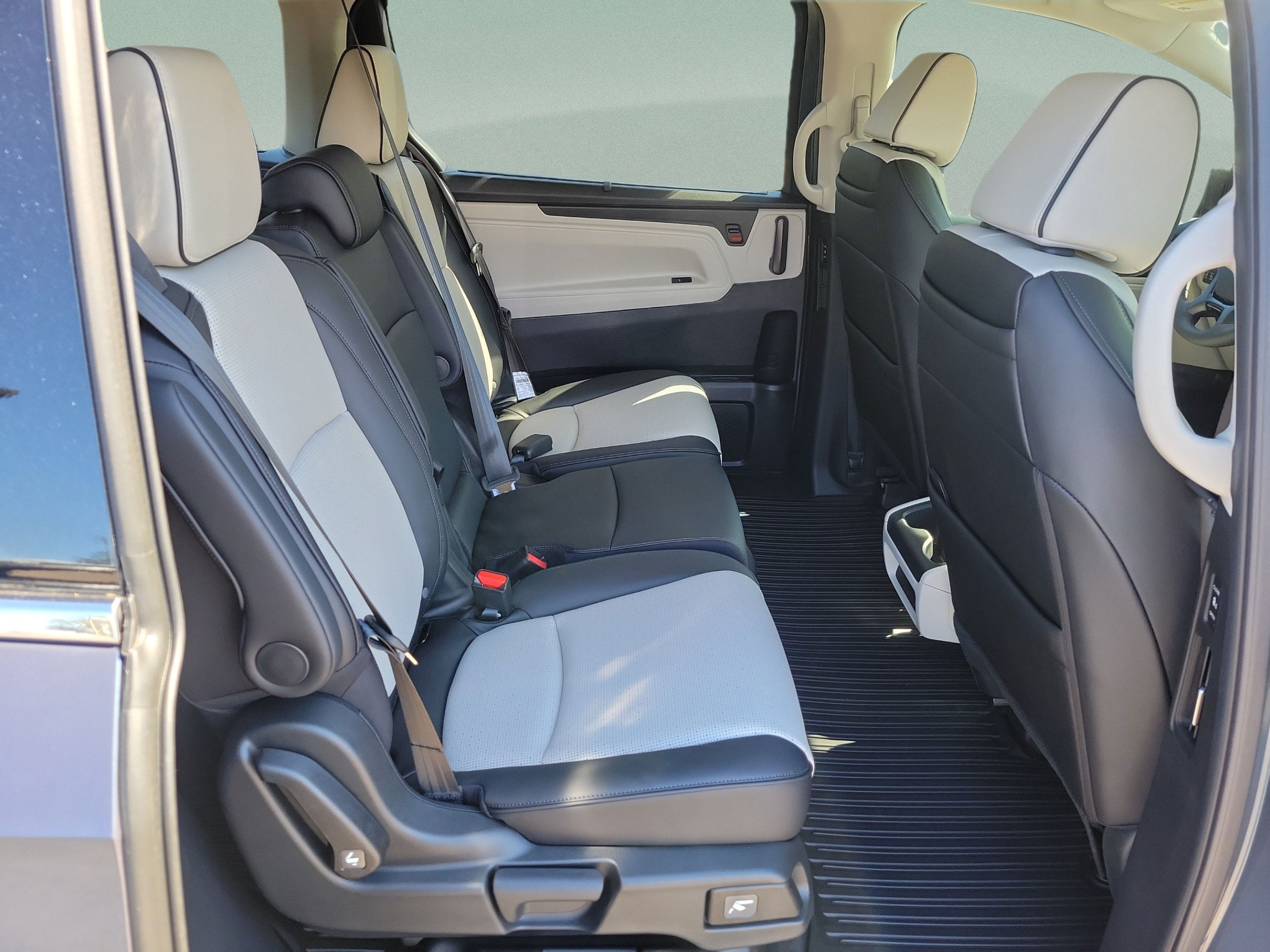 New 2027 Honda Odyssey Elite image 10