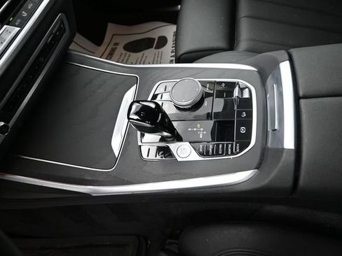 Used 2022 BMW X7 xDrive40i w/ Premium Package AWD/4WD image 18
